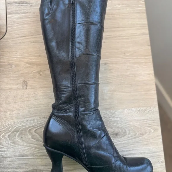 Women’s Miz Mooz size 8.5 Knee High boots - Picture 2 of 9